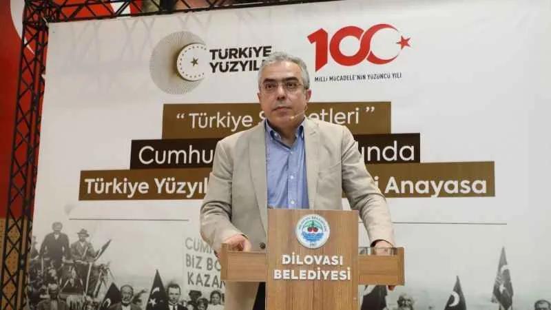 Cumhurbaşkanı Başdanışmanı Uçum, yeni anayasayı anlattı