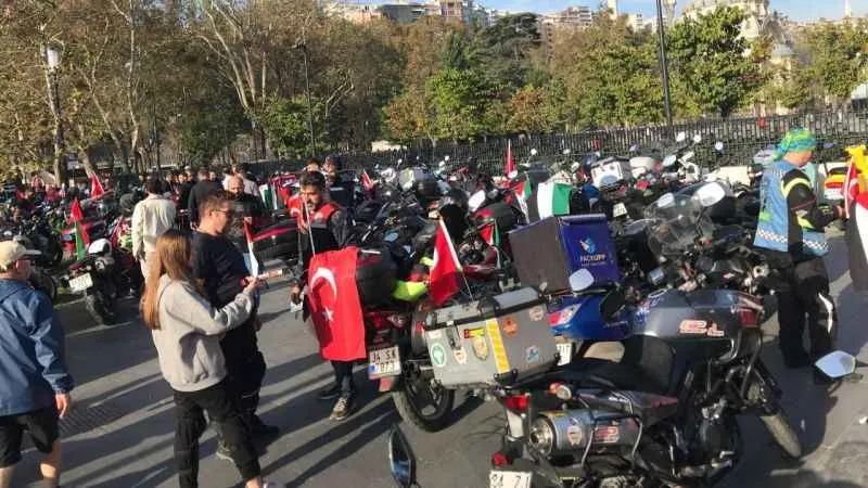 Yüzlerce motosikletli Filistin’e destek için konvoyda buluştu