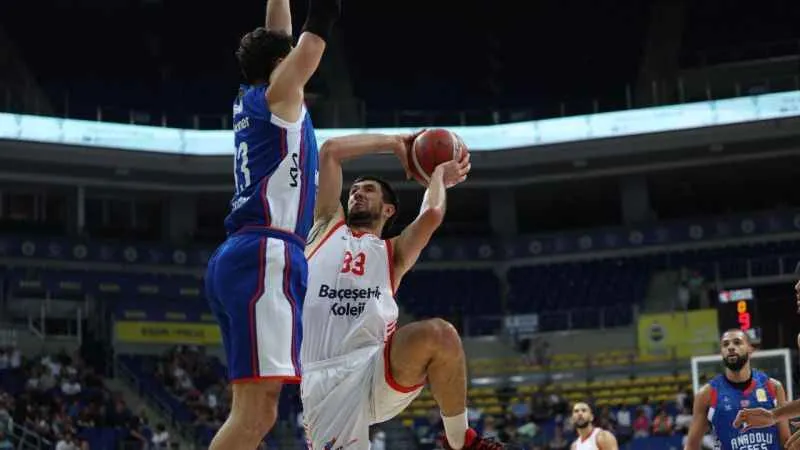 Bahçeşehir Koleji evinde A.Efes'e mağlup