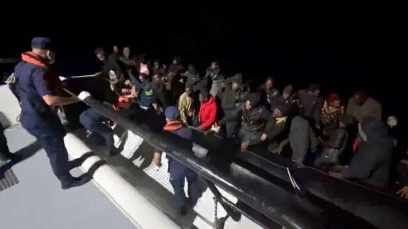 Marmaris’te Yunanistan'ın ittiği 47 düzensiz göçmen kurtarıldı