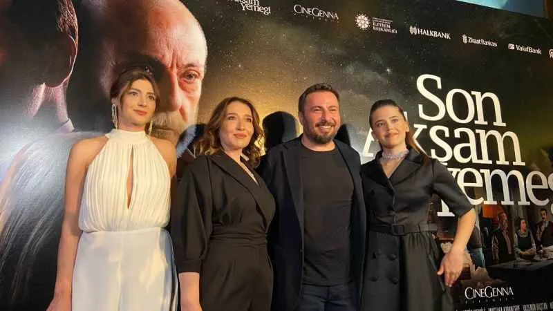 "Son Akşam Yemeği" filminin gala gösterimine yoğun ilgi