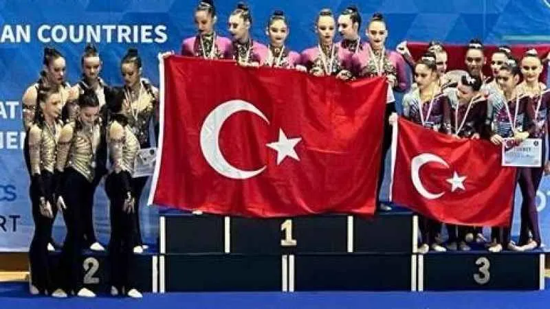 Minik cimnastikçiler İtalya'dan 7 madalya ile döndü