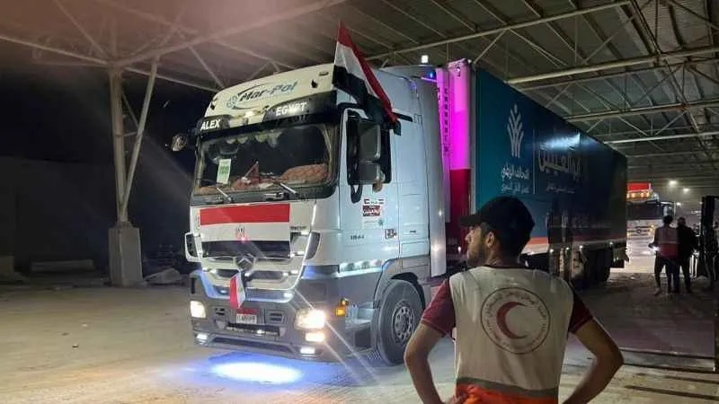 4. yardım konvoyu Refah Sınır Kapısı'ndan giriş yaptı