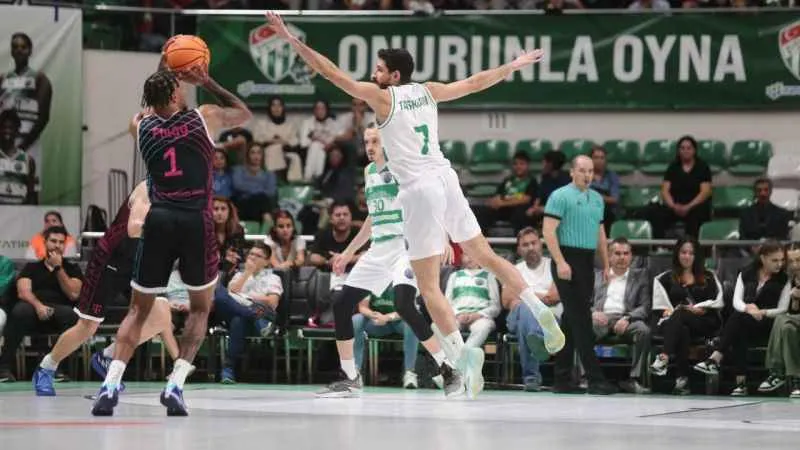 Bursaspor evinde Bonn'a kaybetti: 73-91 