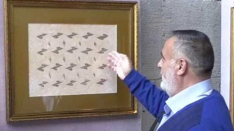 Ebru sanatı, oltu taşı tozuyla yeniden şekillendi