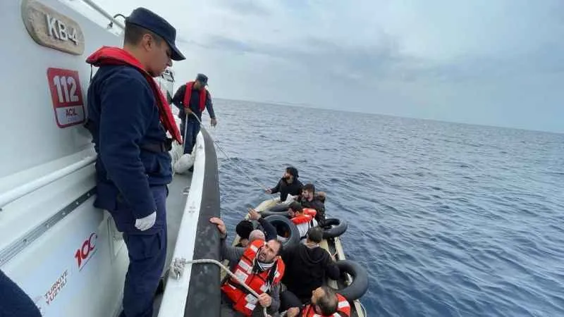 Aydın’da iki operasyonla 33 düzensiz göçmen kurtarıldı