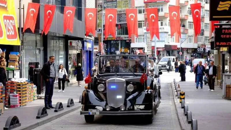 Atatürk'ün tören otomobilinin replikası Kastamonu'da