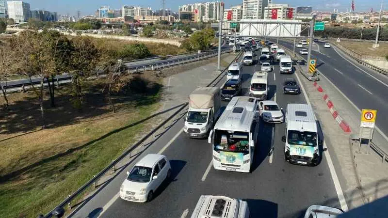 Yüz binlerce vatandaş Büyük Filistin Mitingi‘ne akın ediyor