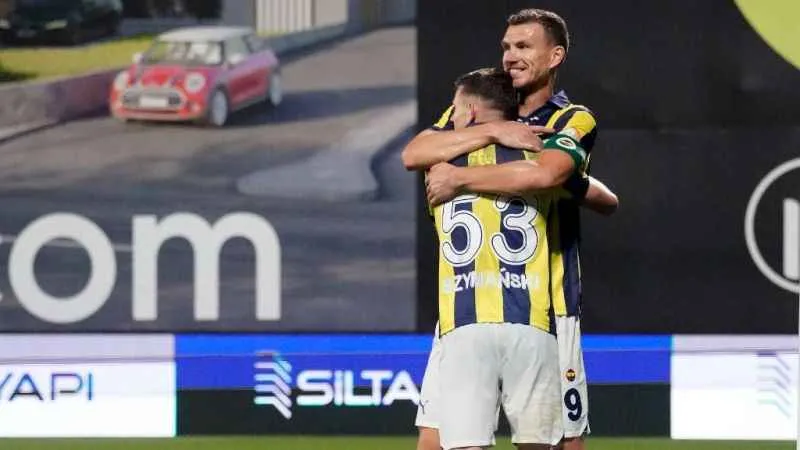 Edin Dzeko ilk hat-trick'ini yaptı