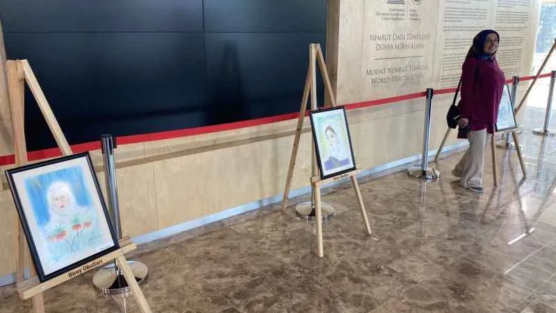 Adıyaman'ın yüz yıllık kıyafet tarihi tuvale aktarıldı