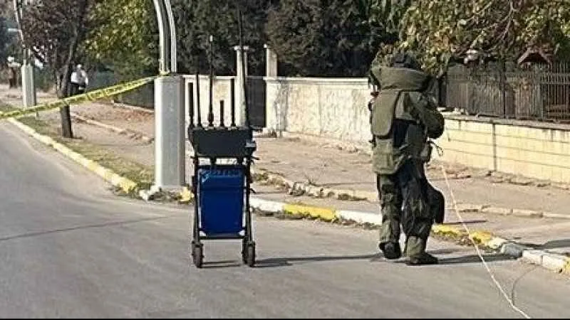 Edirne’de şüpheli çantadan kıyafet ve kitap çıktı