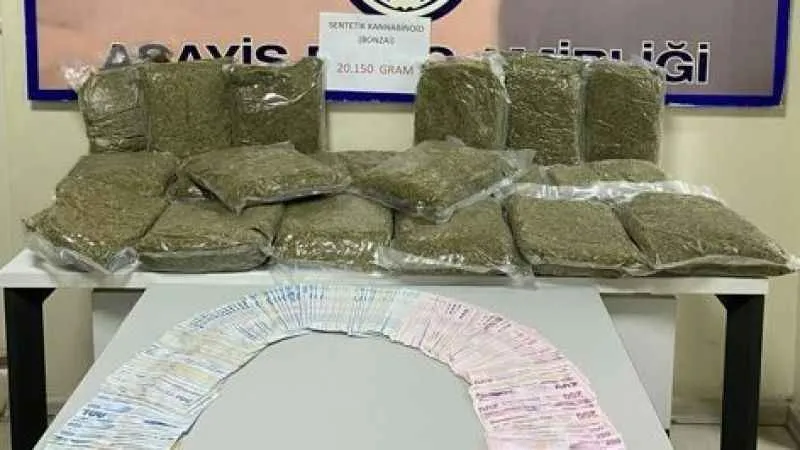 İzmir'de bir evden 20 kilo bonzai ele geçirildi