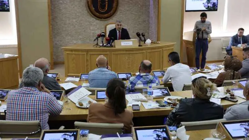 ADÜ Rektörü Kent: “Bıçak parası rüşvettir, suçtur”