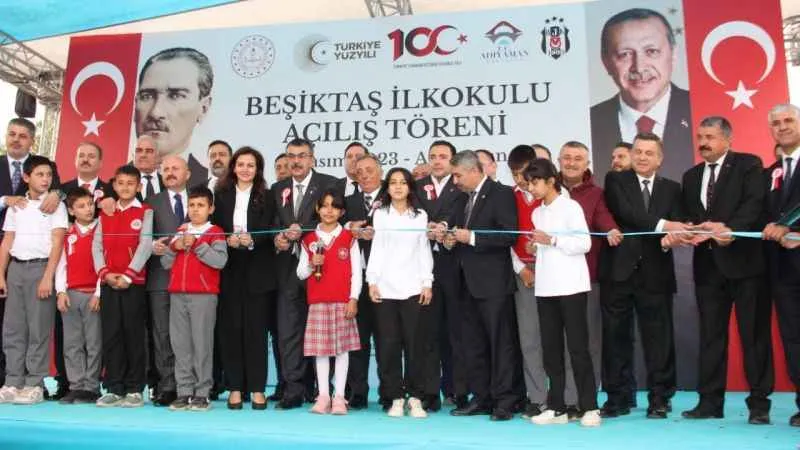  Bakan Tekin, Beşiktaş Jimnastik Kulübü'nün yaptırdığı okulu açtı