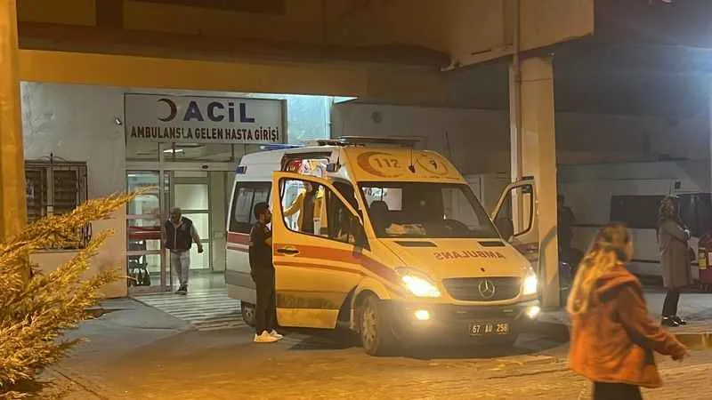 Kamyonet ile işçi servisi çarpıştı: 11 yaralı