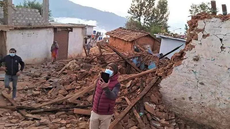 Nepal’de 6.4 büyüklüğünde deprem: 128 ölü