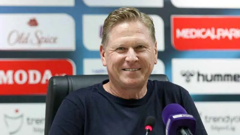 Markus Gisdol: "11 yıl sonra gelen galibiyet bizi mutlu etti"