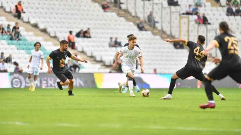 TFF 2. Lig: Bursaspor: 1 - Kırşehir FSK: 3