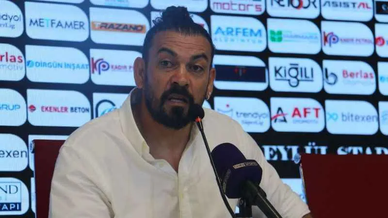 Sivasspor teknik direktörü Servet Çetin: "Bunlar gerçek Sivasspor taraftarı değiller"