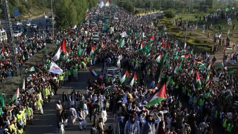 Pakistan’da yaklaşık 1 milyon kişi İsrail’i protesto etti