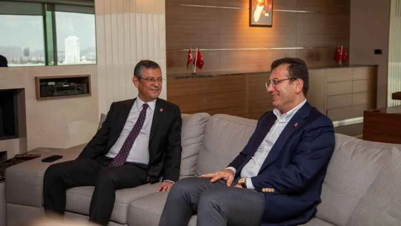 İBB Başkanı İmamoğlu, CHP Genel Başkanı Özel’i ziyaret etti