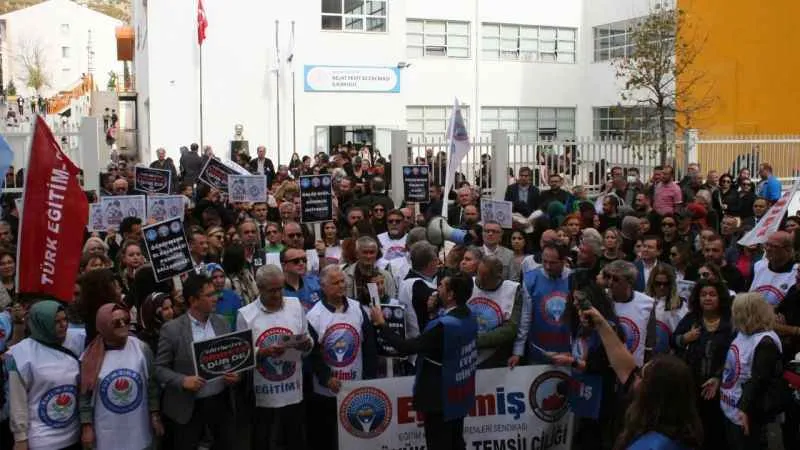 Bozüyük’te eğitim camiası öğretmene şiddeti kınadı