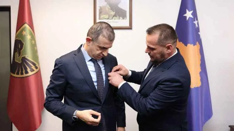 Haluk Bayraktar’a Kosova’da “Üstün Hizmet” madalyası verildi