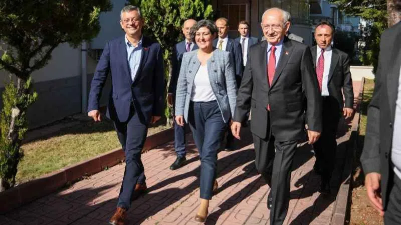 Özel çiftinden Kılıçdaroğlu çiftine ziyaret