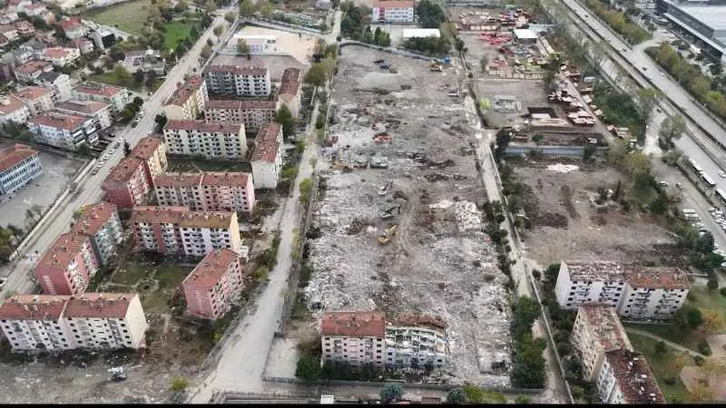  Binlerce insan göz göre göre ölecekti