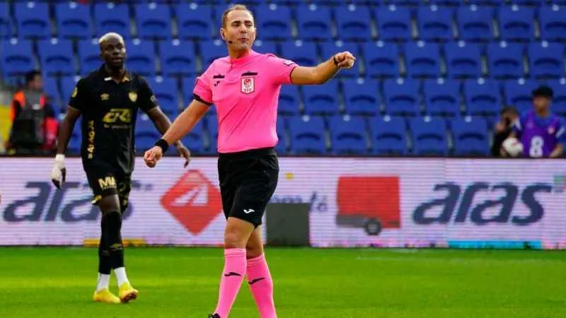 Kasımpaşa - Kayserispor maçını Çağdaş Altay yönetecek