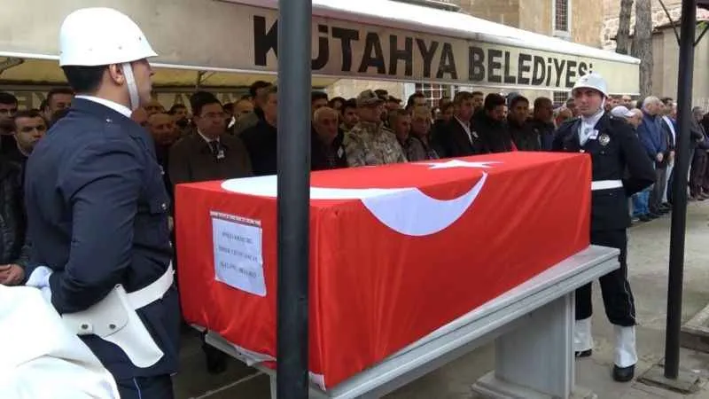 Kütahya'da hayatını kaybeden polis memuru Ömer Uzuncaalan son yolculuğuna uğurlandı