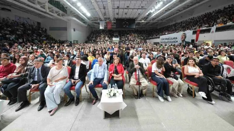 İlber Ortaylı, 10 bini aşkın Adanalıya konferans verdi