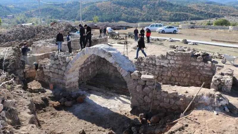  Antik kentten bin 600 yıllık tohumlar bulundu