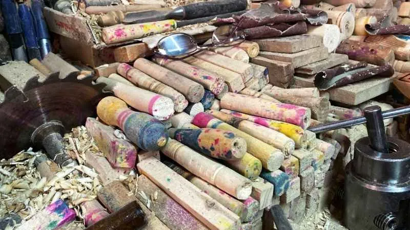 Çıkrıkçılığı babasından devraldı oğluna bırakacak