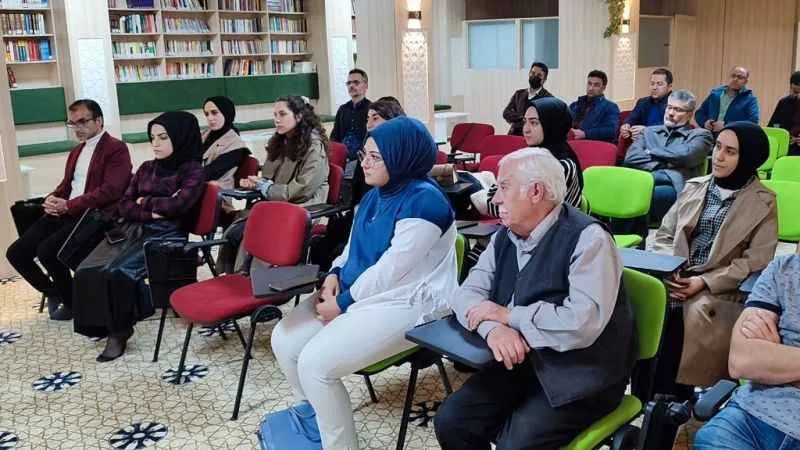 Yahya Kemal aruzun en başarılı temsilcisidir