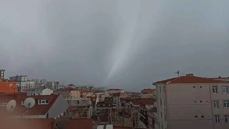 Küçükçekmece gölünde hortum paniği