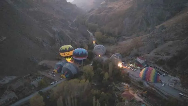 Bu mahalleye nüfusunun 430 katı turist geldi