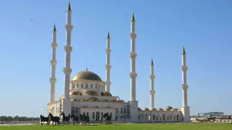 KKTC’nin en büyük camisi Regaip Kandili’nde ibadete açılacak