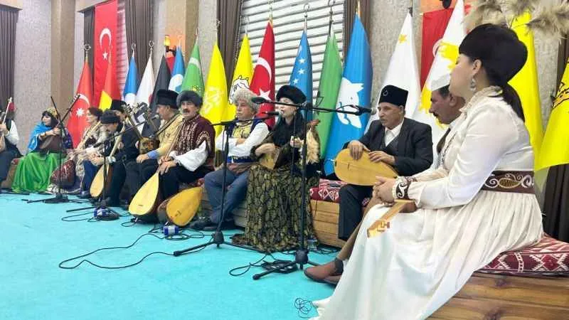 6 ülkenin aşıkları Yalova'da sahne aldı