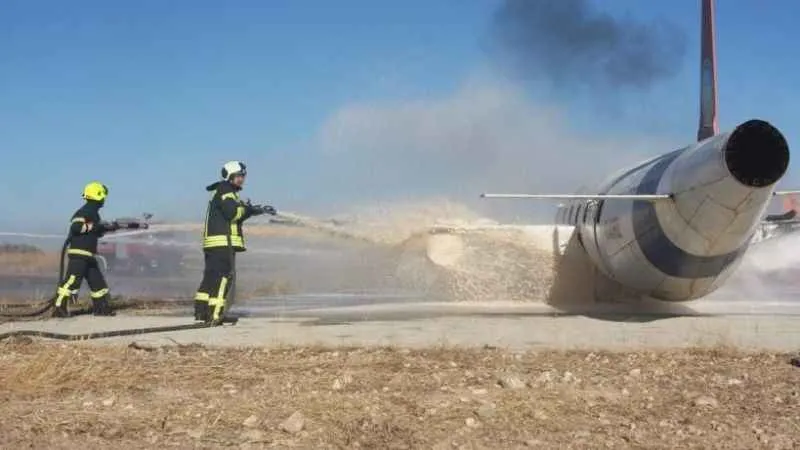 Havalimanında yapılan tatbikat gerçeği aratmadı