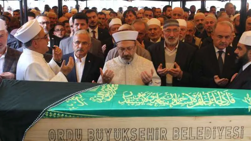 Diyanet İşleri Başkanı Erbaş’ın annesi son yolculuğuna uğurlandı