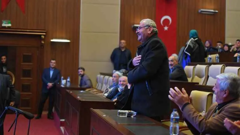 Mansur Yavaş, hak sahiplerine konutlarını teslim etti