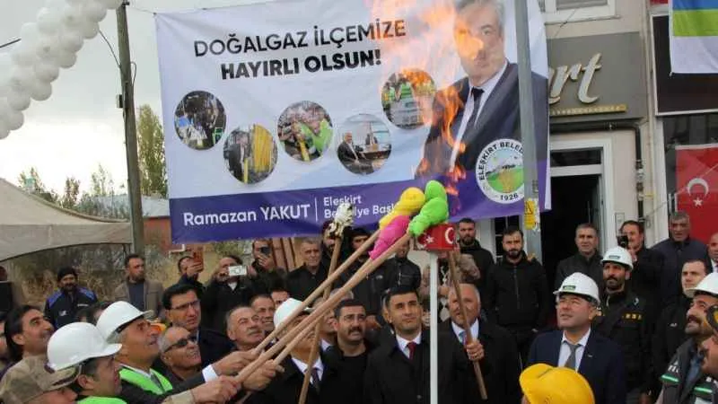 Eleşkirt’te 30 yıllık doğalgaz hasreti sona erdi