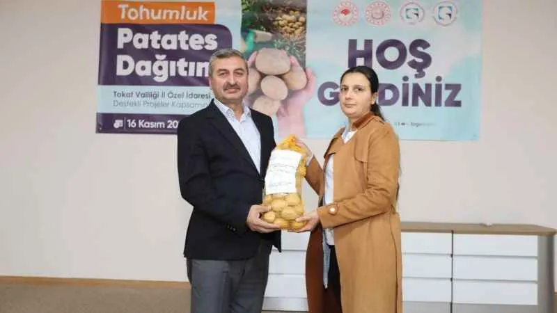 Tokat'ta çiftçilere tohumluk patates dağıtıldı