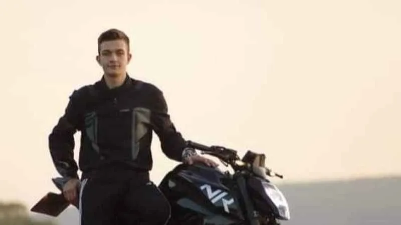 Kamyona arkadan çarpan motosikletin sürücüsü hayatını kaybetti