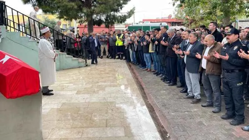 Kazada hayatını kaybeden polis memuru memleketi Osmaniye'de toprağa verildi