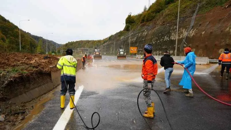 Bolu Dağı Tüneli İstanbul istikameti trafiğe açıldı