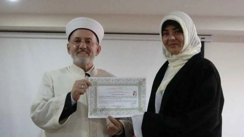 Hollandalı Neeltie Weststiate Isparta’da müslüman oldu