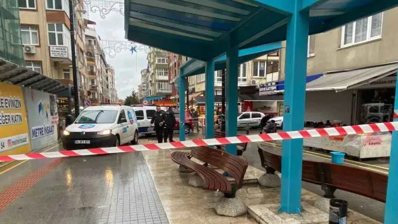 Küçükçekmece’de doğal gaz kaçağı nedeniyle yol kapatıldı