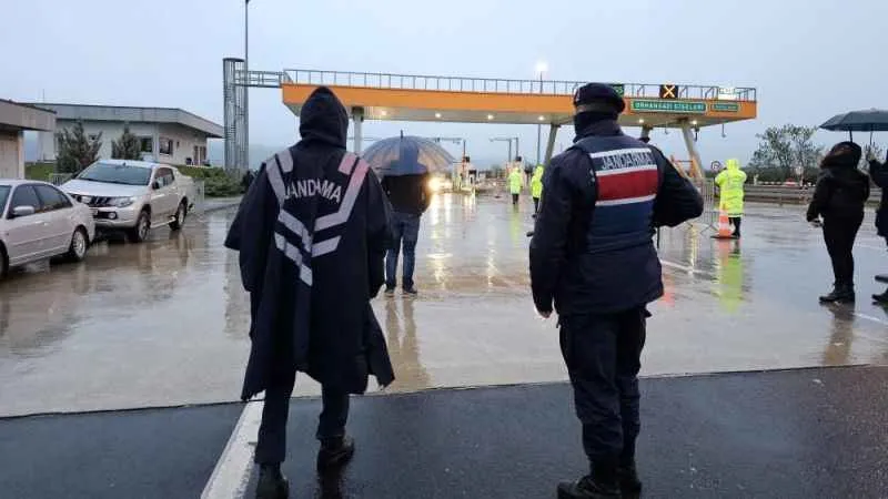 Terörist başı Öcalan için yürüyüş çağrısı üzerine polis ve jandarma güvenlik önlemi aldı